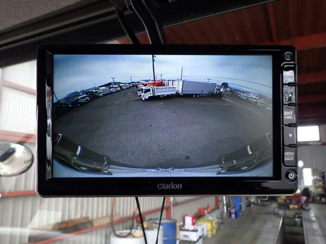 液晶バックモニター付きです。|三菱 ファイター 2KG-FK65F(2WD)の写真20