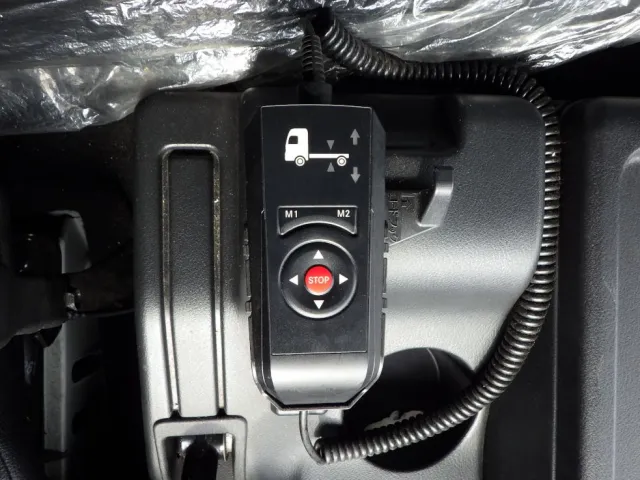 エアサスのコントローラーです。|三菱 ファイター 2KG-FK65F(2WD)の写真21