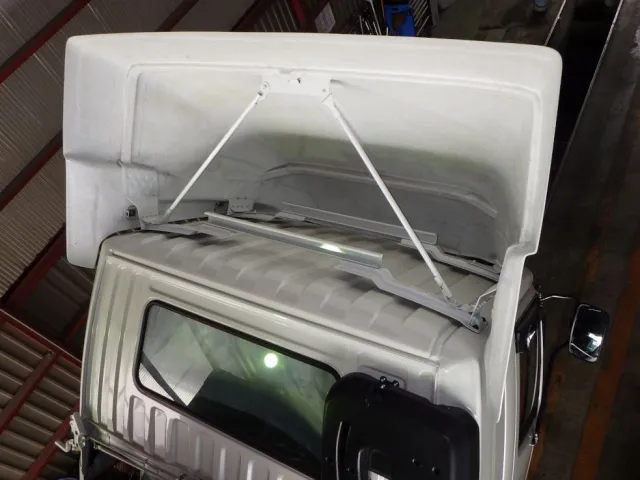 導風板裏側の状態です。|三菱 ファイター 2KG-FK65F(2WD)の写真24
