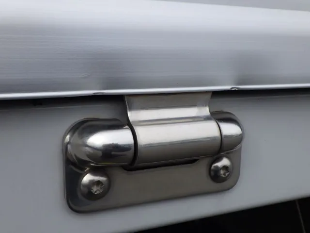 各ヒンジ周りに歪みがあります。|三菱 ファイター 2KG-FK65F(2WD)の写真31