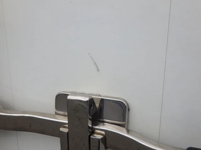リヤ扉の運転席側にスレがあります。|三菱 ファイター 2KG-FK65F(2WD)の写真40