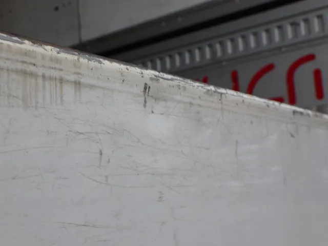 ボディー後方にキズ・ヘコミがあります。|三菱 ファイター 2KG-FK65F(2WD)の写真41