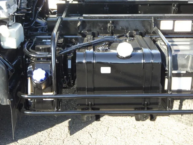 燃料タンクは９０Lです。|いすゞ フォワード 2PG-FRR90S1(2WD)の写真13