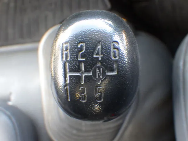 MT６速です。|いすゞ フォワード 2PG-FRR90S1(2WD)の写真14