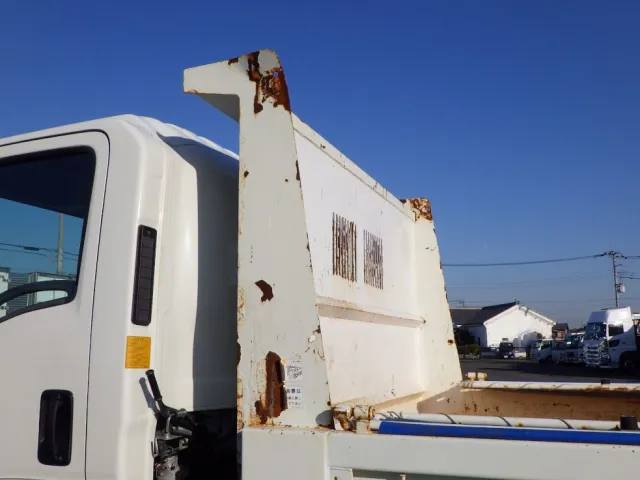 プロテクターの両サイドにキズ・サビ・曲がりがあります。|いすゞ フォワード 2PG-FRR90S1(2WD)の写真23