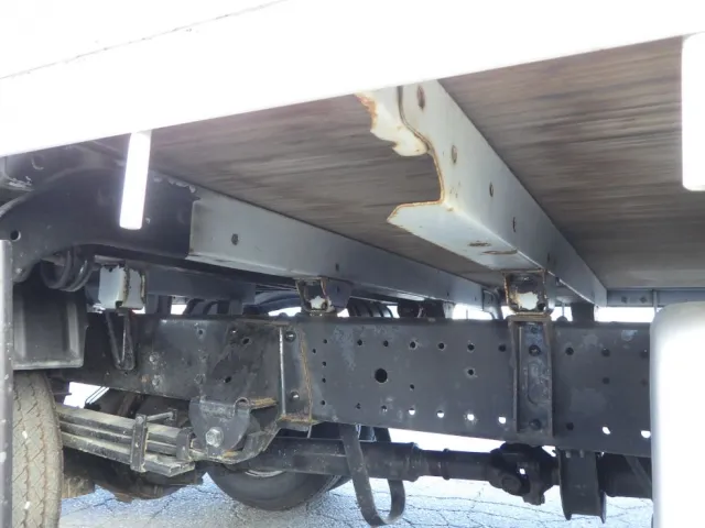 シャーシとネタの状態です。(縦は無・横ネタは鉄製です)|日野 デュトロ 2RG-XZU710M(2WD)の写真7