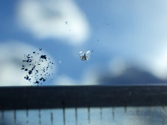 フロントガラスに小キズがあります。|日野 デュトロ 2RG-XZU710M(2WD)の写真11