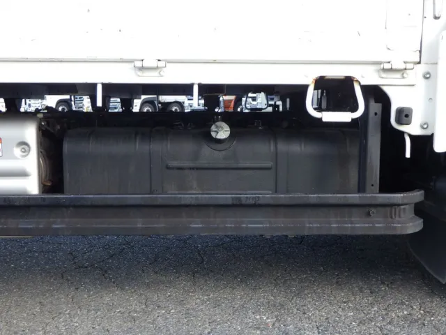 燃料タンクは100Lです。|日野 デュトロ 2RG-XZU710M(2WD)の写真12