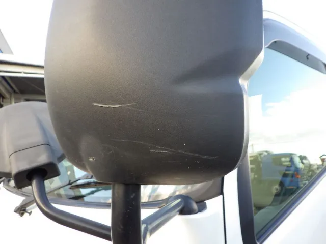 助手席側ミラーにスレがあります。|日野 デュトロ 2RG-XZU710M(2WD)の写真20