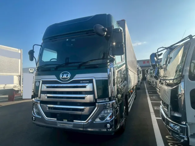 UDトラックス クオン 2PG-CD5CAの写真1