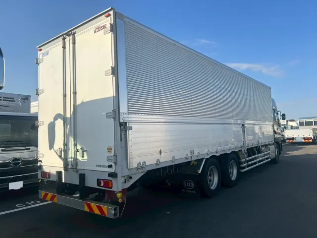 UDトラックス クオン 2PG-CD5CAの写真4