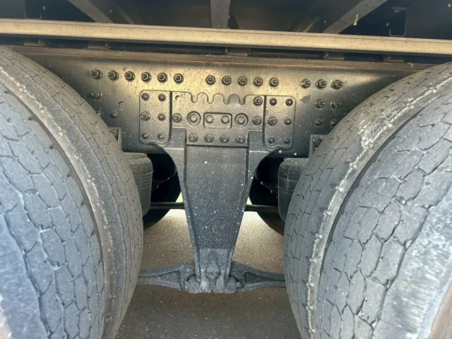 UDトラックス クオン 2PG-CD5CAの写真5