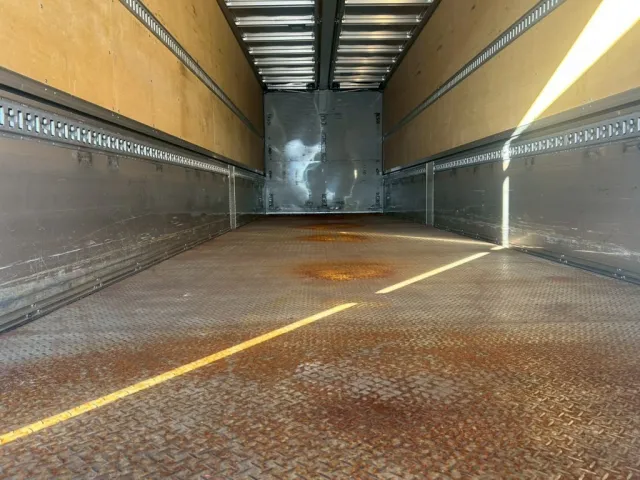 UDトラックス クオン 2PG-CD5CAの写真6