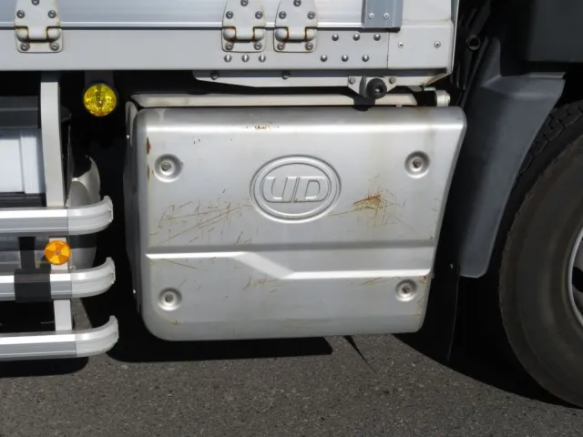 UDトラックス クオン 2PG-CD5CAの写真39