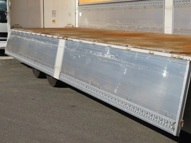 UDトラックス クオン 2PG-CD5CAの写真41