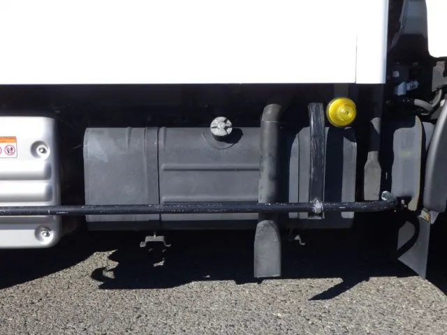 燃料タンクは８０Lです。|日野 デュトロ 2RG-XZC605M(2WD)の写真18