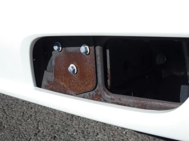 フロントバンパーステーにサビがあります。|日野 デュトロ 2RG-XZC605M(2WD)の写真31
