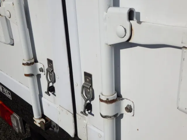 ハンマーロック周りにキズ・サビがあります。|日野 デュトロ 2RG-XZC605M(2WD)の写真41