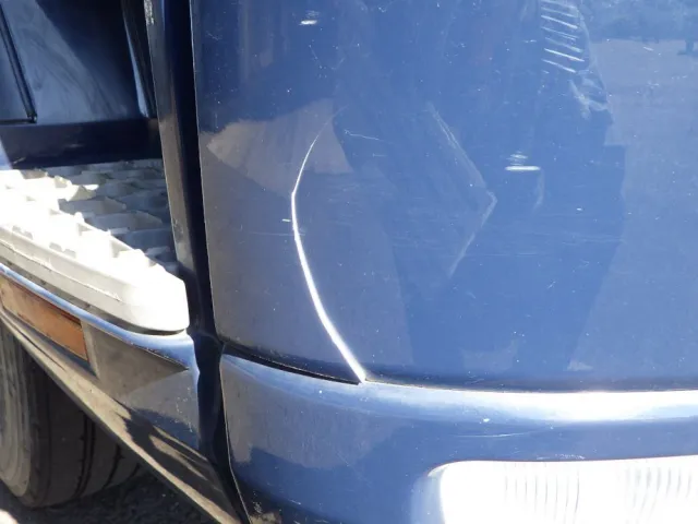 フロントバンパーの運転席側にキズ・割れがあります。|三菱 ファイター 2KG-FK62FZの写真24