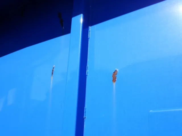 プロテクター前面にサビ・凸があります。|三菱 ファイター 2KG-FK62FZの写真28