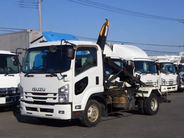 いすゞ フォワード TKG-FRR90S2(2WD)の写真1