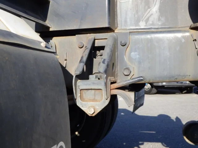 いすゞ フォワード TKG-FRR90S2(2WD)の写真5