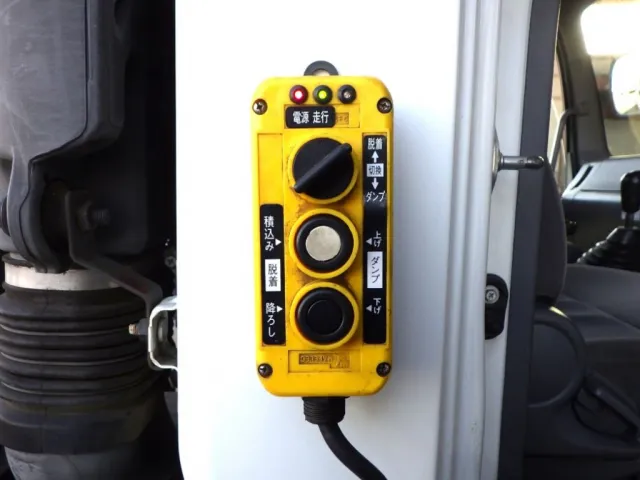 いすゞ フォワード TKG-FRR90S2(2WD)の写真15
