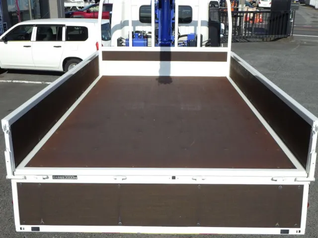 床板の状態です。|日野 デュトロ 2KG-XZU712M(2WD)の写真10