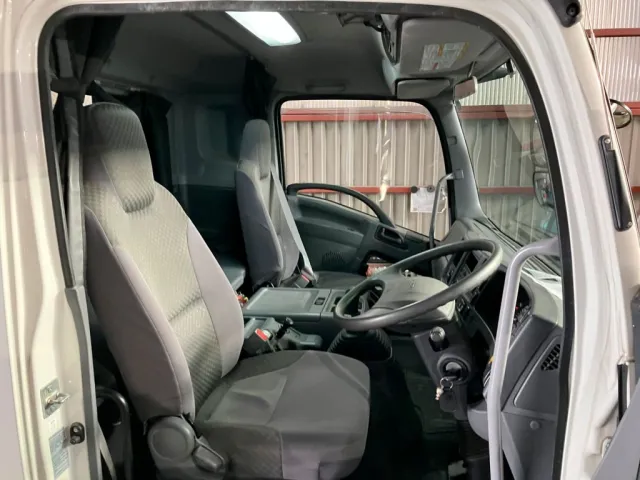 いすゞ フォワード 2RG-FTR90U2の写真5