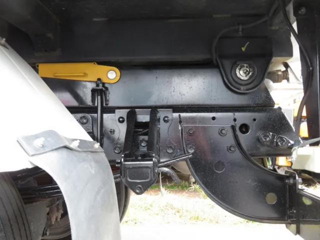 いすゞ フォワード 2RG-FRR90S2(2WD)の写真5