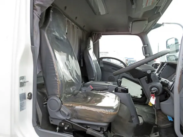 いすゞ フォワード 2RG-FRR90S2(2WD)の写真6
