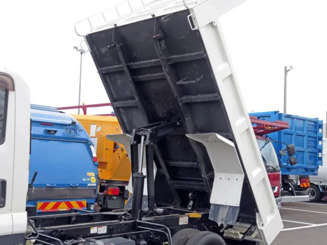 いすゞ フォワード 2RG-FRR90S2(2WD)の写真9