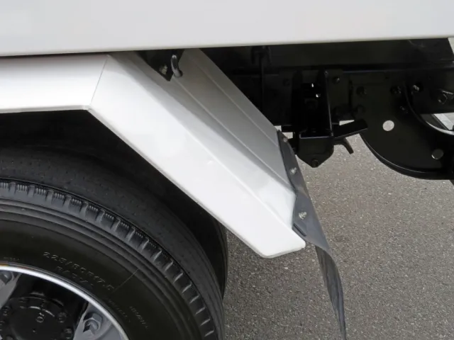 いすゞ フォワード 2RG-FRR90S2(2WD)の写真21