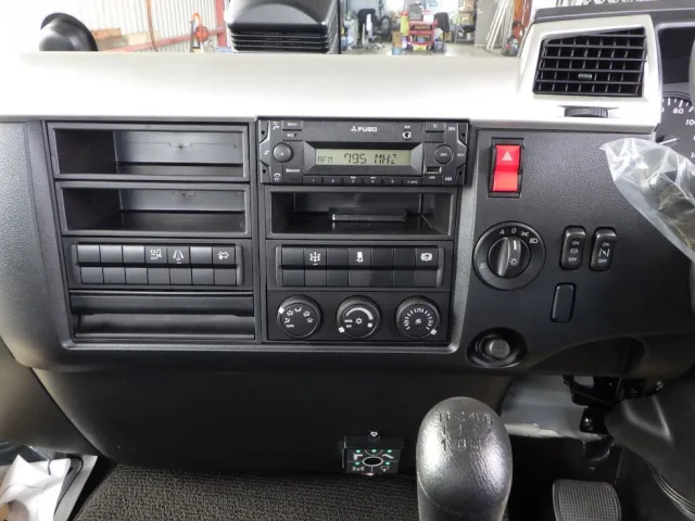 パネル周りの状態です。|三菱 ファイター 2KG-FK62F(2WD)の写真17