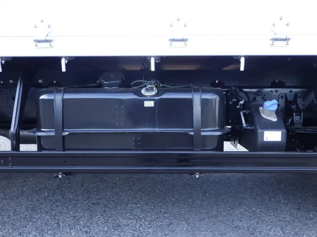 燃料タンクは２００Lです。|三菱 ファイター 2KG-FK62F(2WD)の写真20