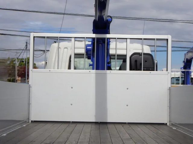 プロテクター裏側の状態です。|三菱 ファイター 2KG-FK62F(2WD)の写真29