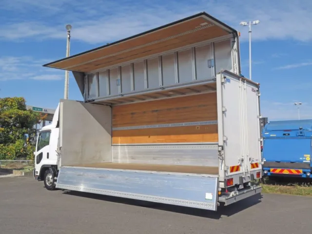 いすゞ フォワード 2RG-FRR90T2(2WD)の写真3