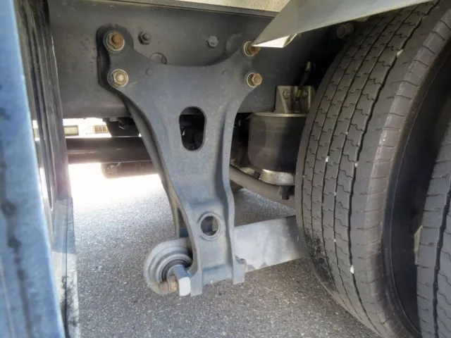 いすゞ フォワード 2RG-FRR90T2(2WD)の写真5