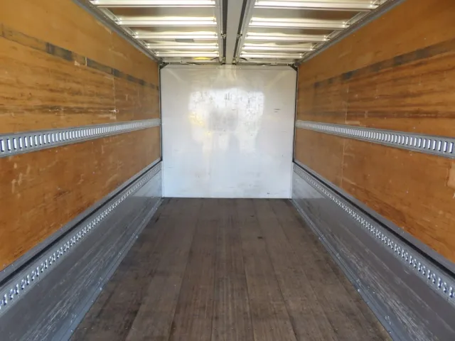 いすゞ フォワード 2RG-FRR90T2(2WD)の写真9