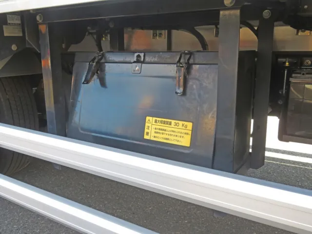 いすゞ フォワード 2RG-FRR90T2(2WD)の写真15