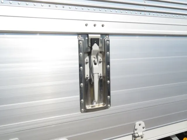 いすゞ フォワード 2RG-FRR90T2(2WD)の写真16