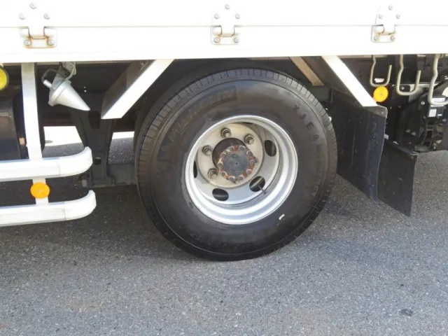 いすゞ フォワード 2RG-FRR90T2(2WD)の写真17