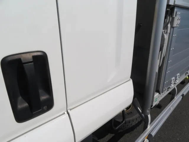 いすゞ フォワード 2RG-FRR90T2(2WD)の写真37