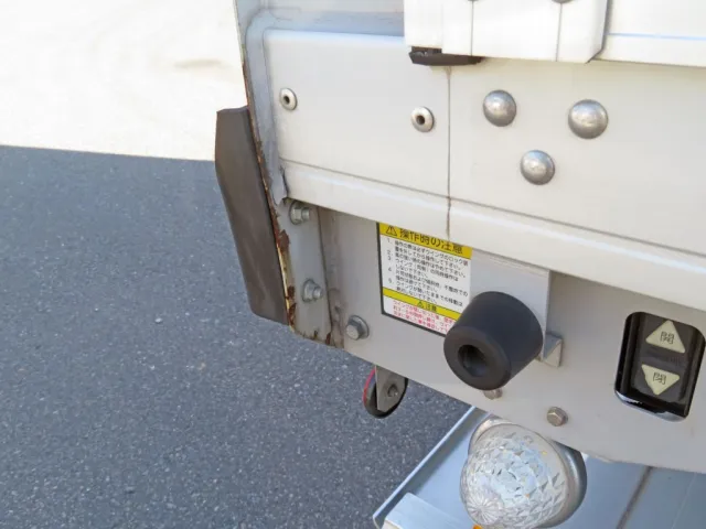 いすゞ フォワード 2RG-FRR90T2(2WD)の写真50