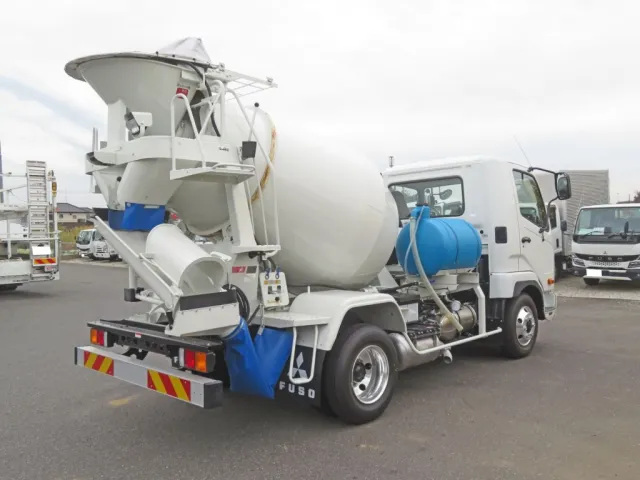 三菱 ファイター 2KG-FK72F(2WD)の写真4