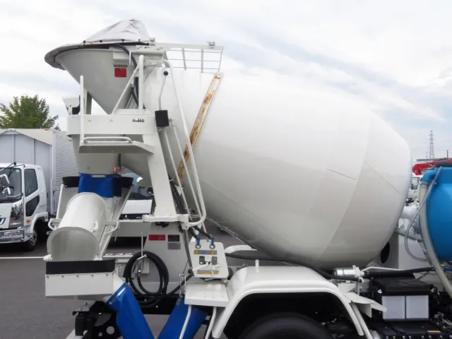 三菱 ファイター 2KG-FK72F(2WD)の写真15