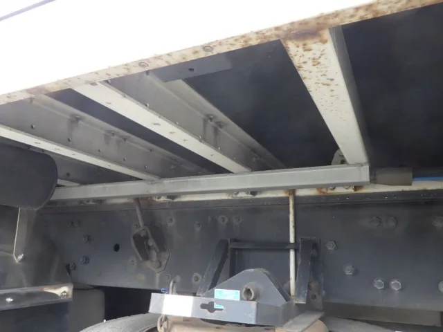 シャーシとネタの状態です。(縦は鉄・横ネタはアルミ・一部鉄製です)|三菱 スーパーグレート 2PG-FS74HZの写真7
