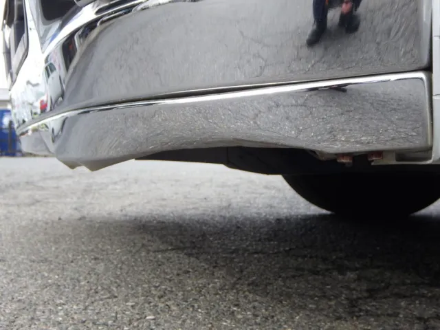フロントバンパーにヘコミがあります。|三菱 スーパーグレート 2PG-FS74HZの写真25