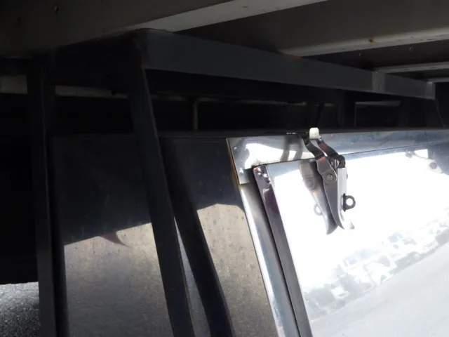 工具箱にヘコミがあります。|三菱 スーパーグレート 2PG-FS74HZの写真39