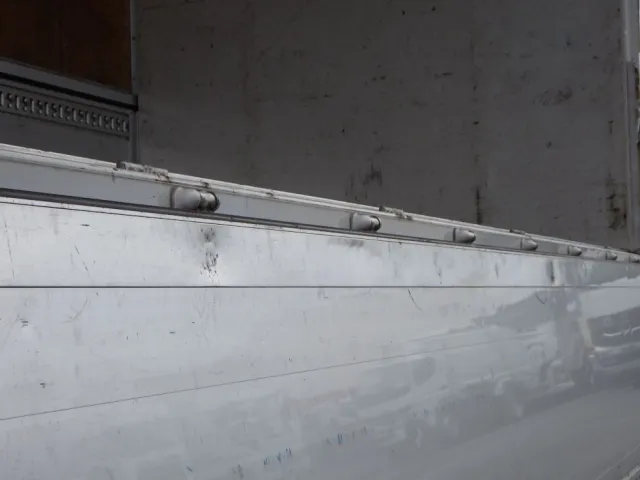 アオリ内側にキズ・ヘコミがあります。|三菱 スーパーグレート 2PG-FS74HZの写真42